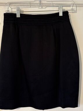 St John , Griffith & Gray Classic Black Women's Skirt - Size 8